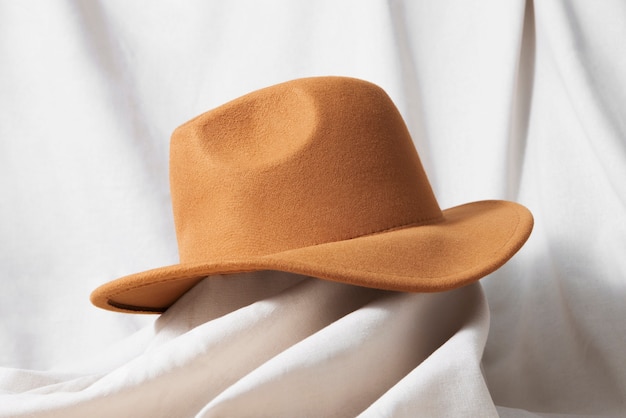 Free photo fashionable fedora hat in studio