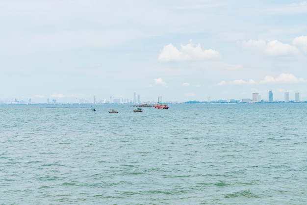 Free Photo fishing boat in ocean