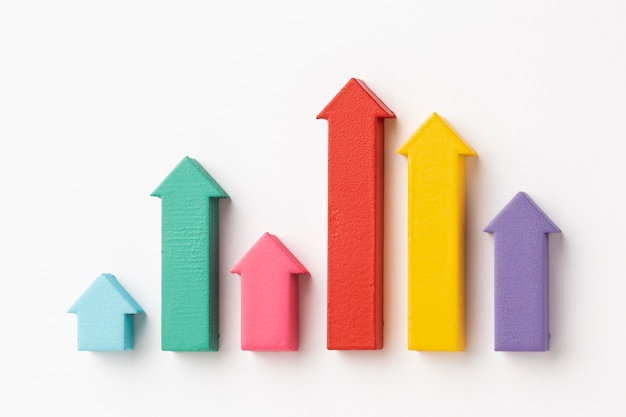 Free Photo flat lay of statistics presentation with chart and arrows