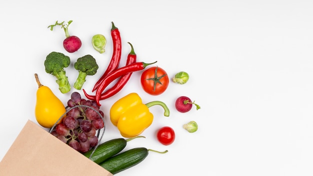Free photo flat lay vegetables and copy space