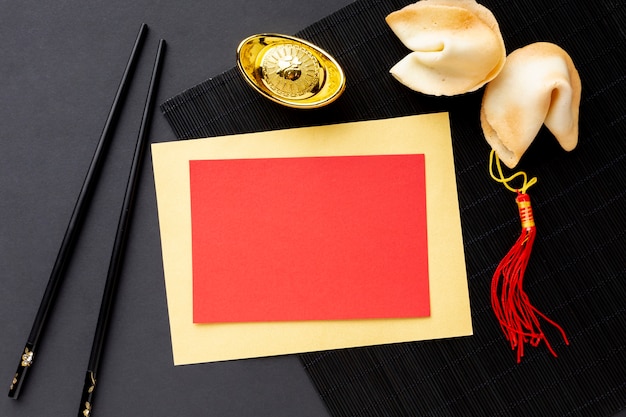 Free photo fortune cookies and card mock-up chinese new year