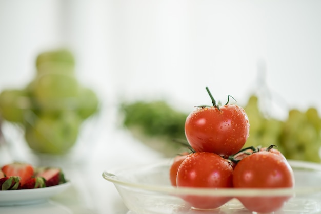 Free Photo fresh ripe tomatoes on table