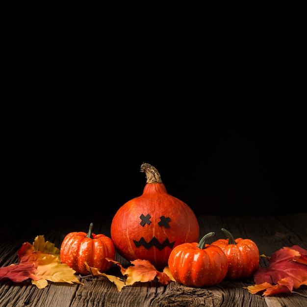 Front view spooky halloween pumpkins