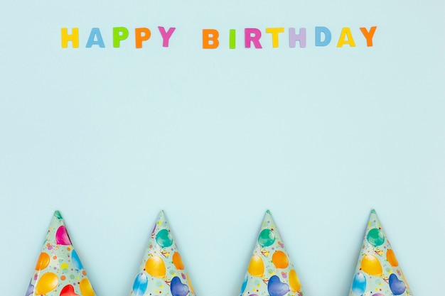 Free photo happy birthday concept on blue background