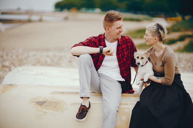 Free photo happy couple on a beach