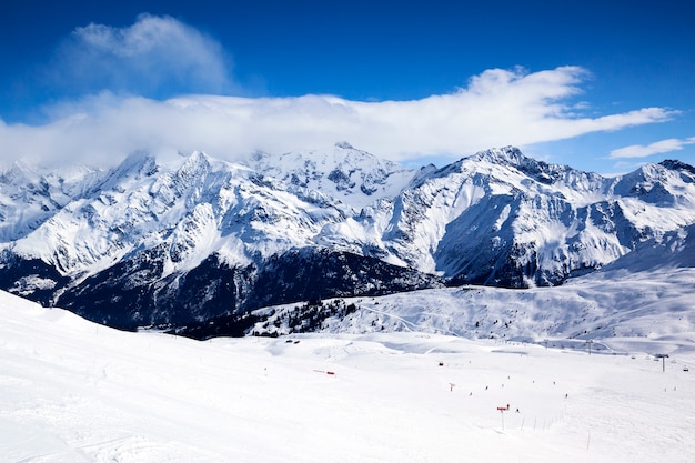 Free photo horizontal view of winter mountain landscape