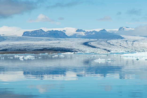 Free photo iceland landscape of beautiful waterscape