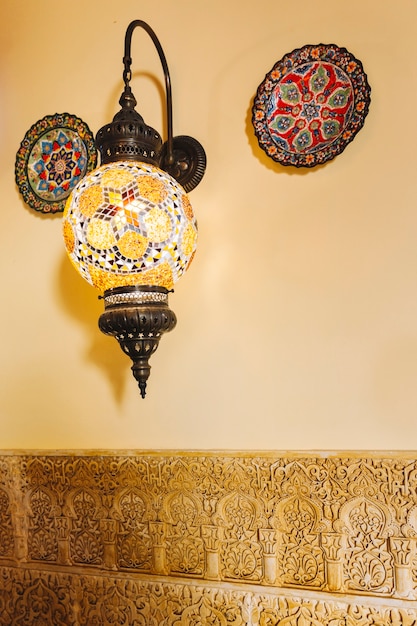 Free photo lamps in arab restaurant