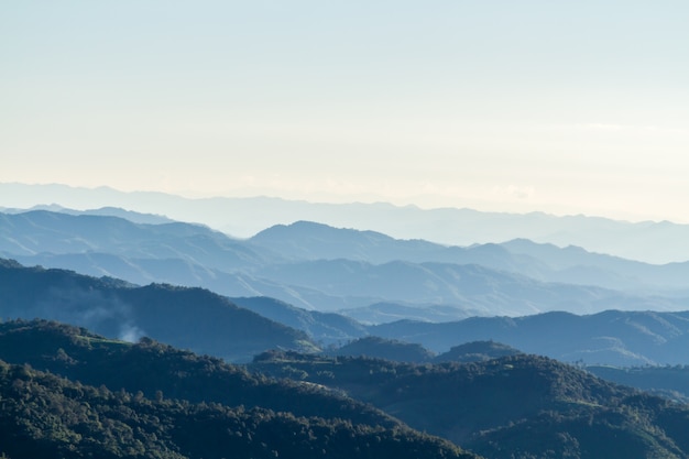 Free photo mountain landscape and skyline