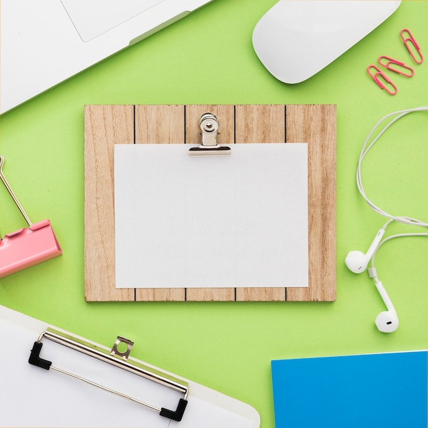 Free photo office desk with note mock-up