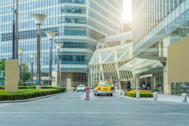 Free photo pavement urban travel dramatic city cement