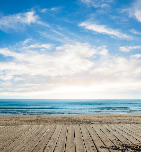 Free photo planks with the horizon in the distance