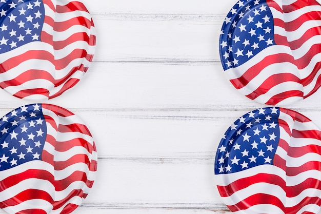 Free photo plates with pattern of usa flag