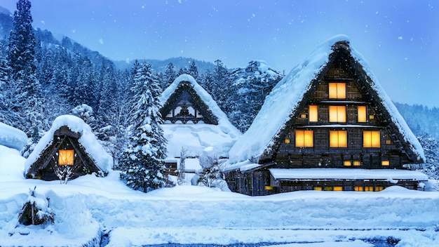 Free photo shirakawa-go village in winter, japan.