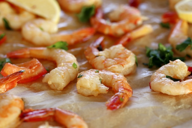 Free photo shrimps. heap of pink, raw shrimps on the table