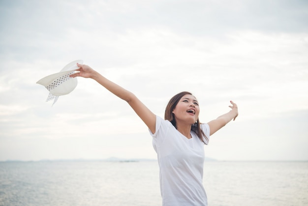 Free photo smile summer beauty one hat