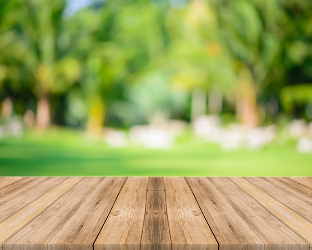 Free photo table with fuzzy background