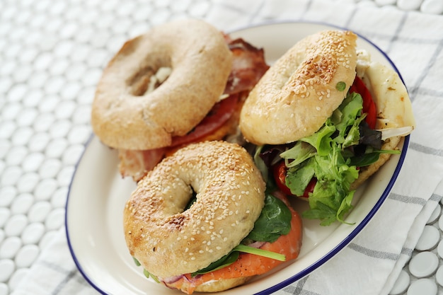 Free Photo tasty bagel sandwich with bacon