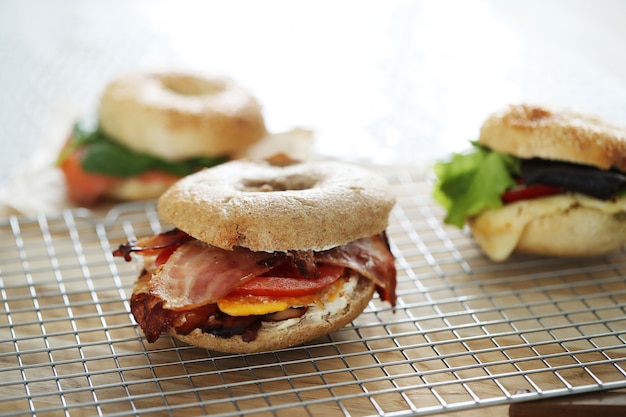 Free Photo tasty bagel sandwich with bacon