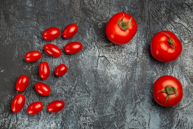 Free Photo top view fresh red tomatoes