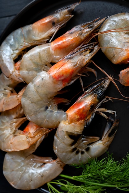 Free photo top view shrimp ready to be cooked