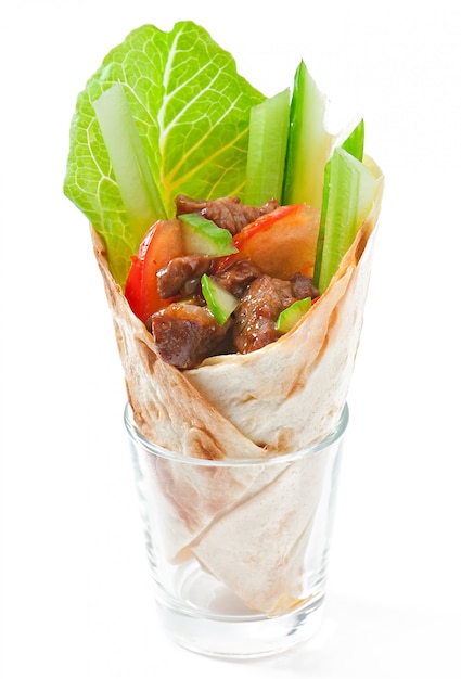 Free photo tortilla wraps with meat and fresh vegetables