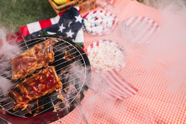 Foto gratuita concetto di festa dell'indipendenza degli stati uniti con barbecue