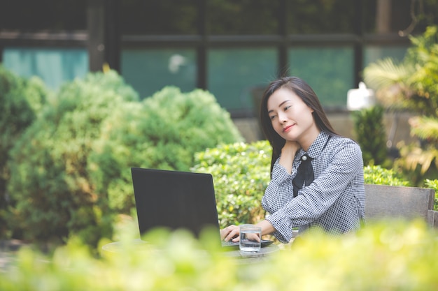 Free photo woman is suffering from fatigue from work.