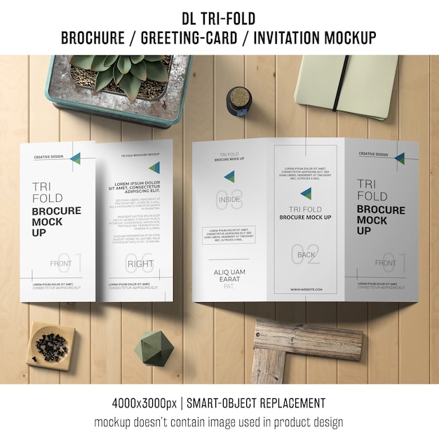 Free PSD trifold brochure or invitation mockup still life concept