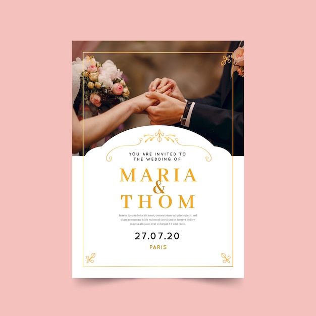 Free vector beautiful wedding invitation template with photo and golden frame