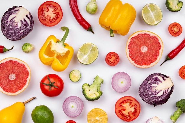 Photo gratuite arrangement de fruits et légumes vue ci-dessus