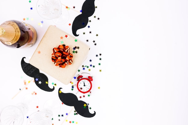 Coffret Noël avec moustache en papier