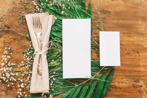 Photo gratuite concept de menu de mariage floral