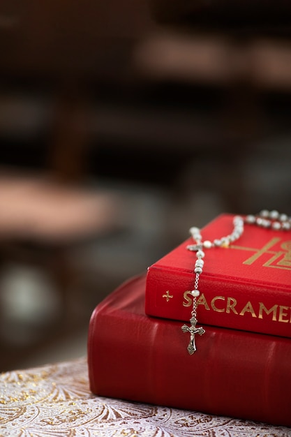 Photo gratuite concept de la sainte communion avec la bible