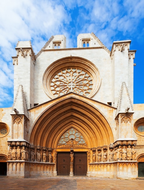 Photo gratuit façade de la cathédrale de tarragone