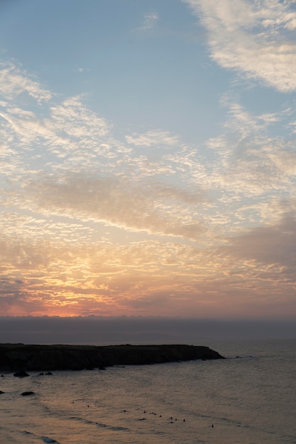 Fond de paysage de ciel avec des nuages