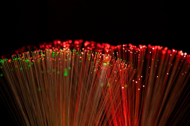 Gros plan sur de beaux détails de fibre optique