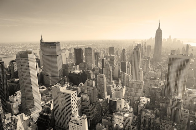 Photo gratuite horizon de new york noir et blanc