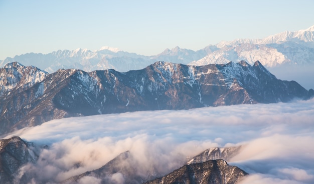 Photo gratuit montagne avec la neige