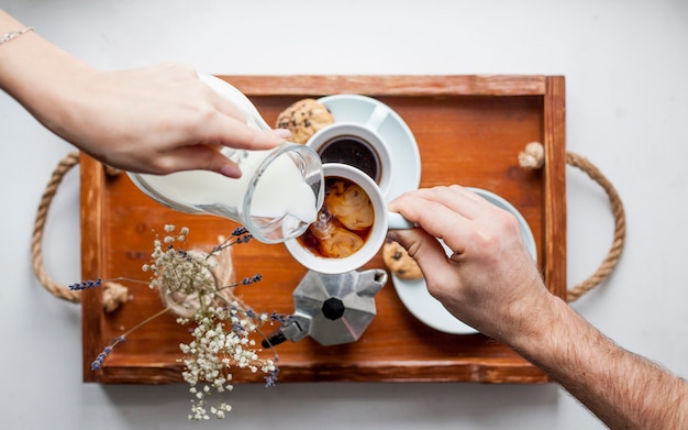 Photo gratuite plateau de petit déjeuner