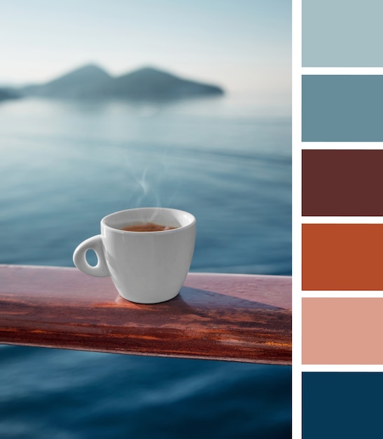 Photo gratuite tasse à café avec des échantillons de couleurs