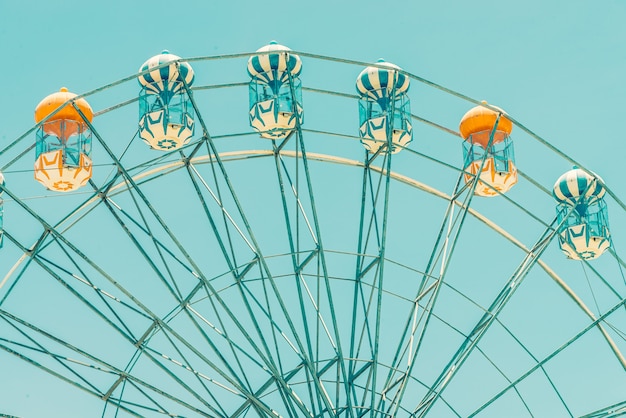 Photo gratuit vintage grande roue dans le parc