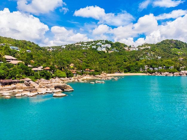 Photo gratuite vue aérienne de la belle plage tropicale