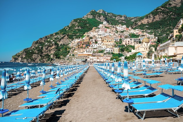 Photo gratuite vue sur la côte de la mer tyrrhénienne à positano italie