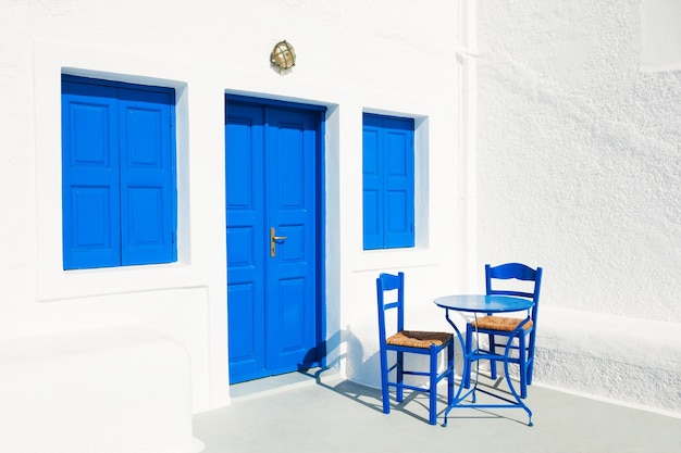 Photo architecture grecque nationale blanc-bleu sur l'île de santorin, grèce.