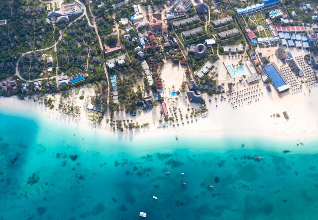 La belle île tropicale de Zanzibar vue aérienne mer à Zanzibar beach Tanzanie