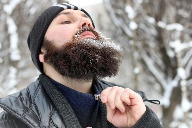 Chapeau homme barbu hiver