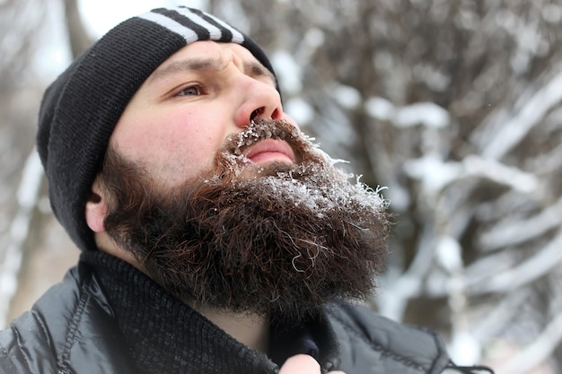 Chapeau homme barbu hiver