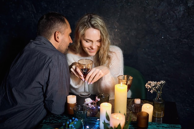 Dîner romantique aux chandelles Murmure au restaurant aux chandelles