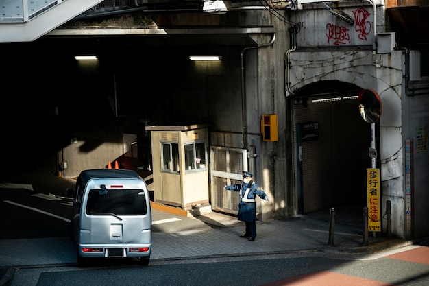 Gestion du trafic des agents de Tokyo dans la rue